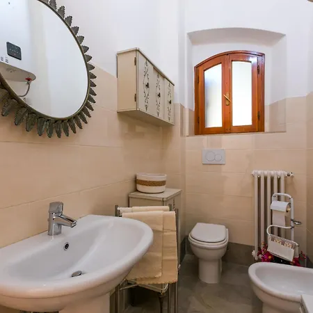 Torre Degli Amidei By Interhome