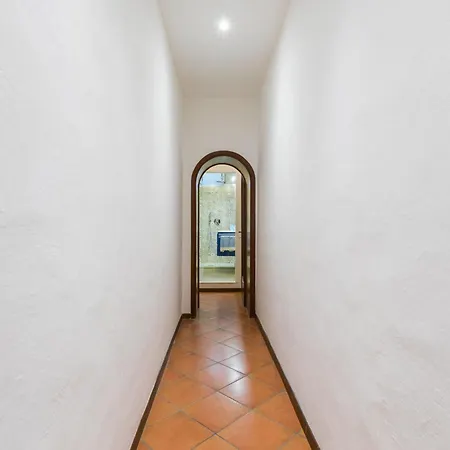 Torre Degli Amidei By Interhome Apartamento