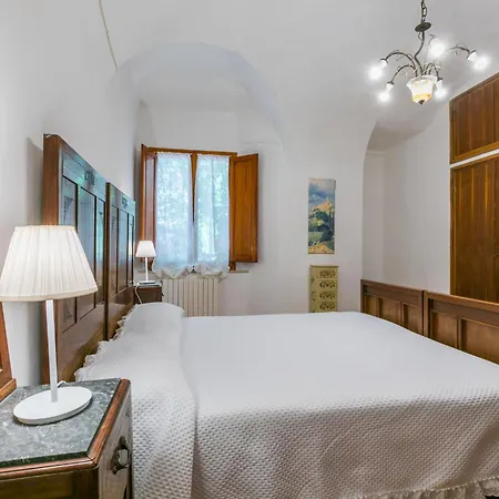 Torre Degli Amidei By Interhome *